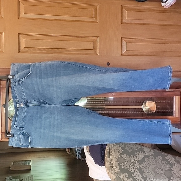 Lee Women's Straight Leg Mid-Rise Plus Jeans - Picture 1 of 7